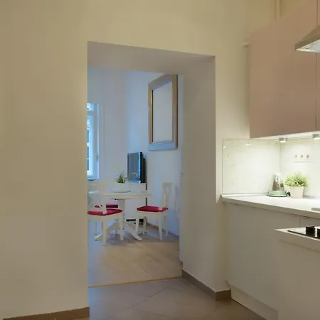Academic Vintage Elegance Apartment *